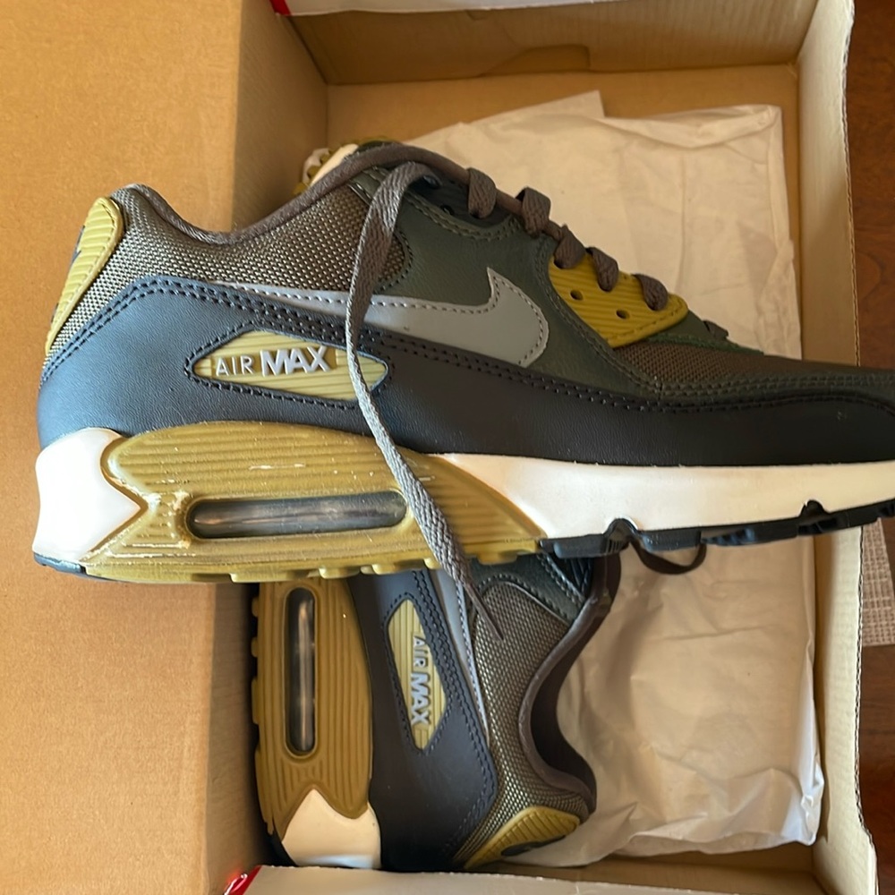 Nike Air Max 90 Essential